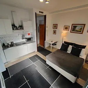 Short Rent Porta Vittoria Italia